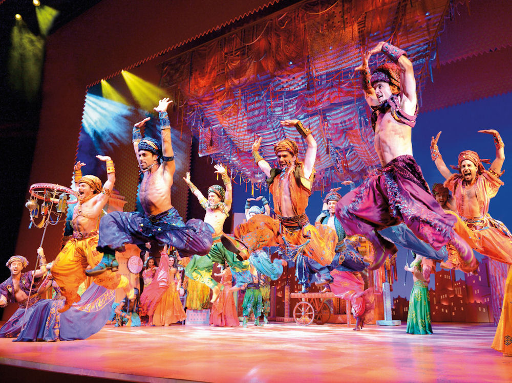 Aladdin auf dem Basar - das Ensemble