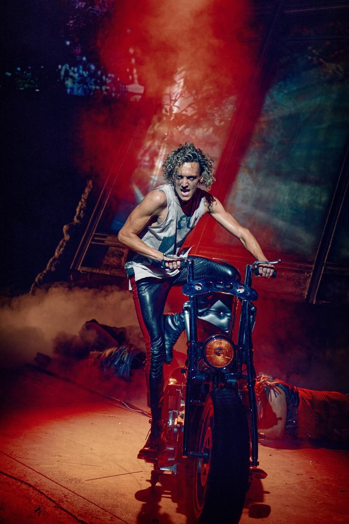 Bat Out Of Hell Strat auf Motorrad
