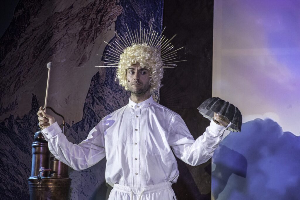 Petrus als Portner des Himmels in BRANDNER KASPAR - Das Musical