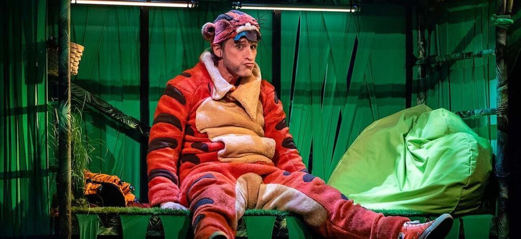Szene aus dem Musical Der achtsame Tiger im Schmidts Tivoli Hamburg