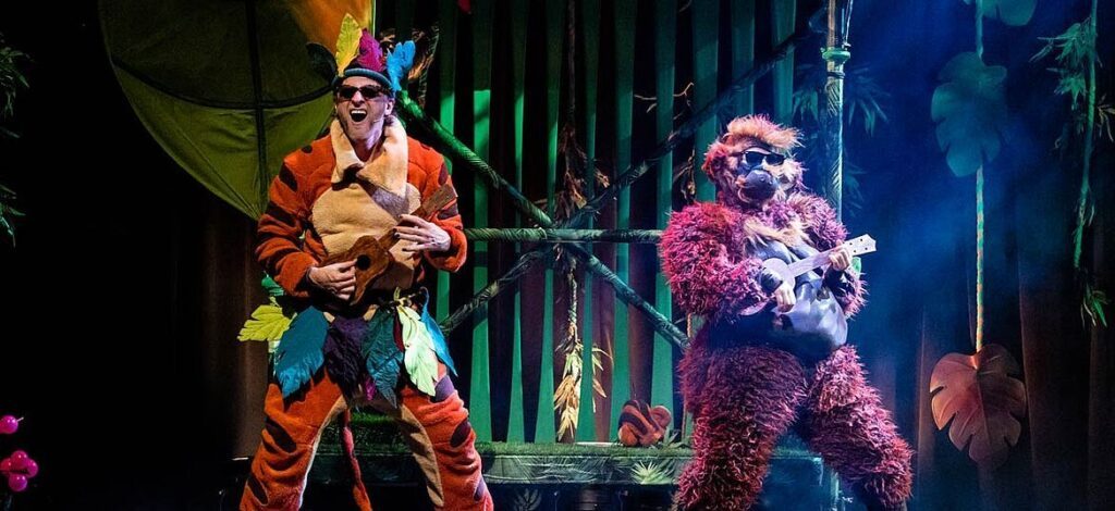 Szene aus dem Musical Der achtsame Tiger im Schmidts Tivoli Hamburg
