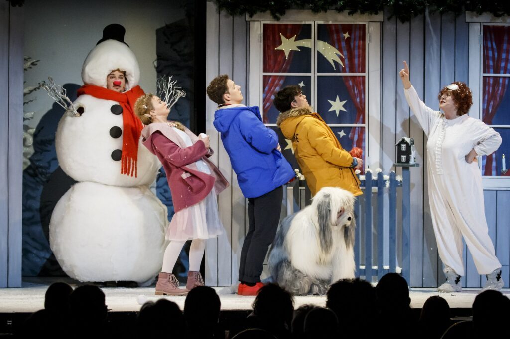 Singender Schneemann im Musical Die Weihnachtsbäckerei