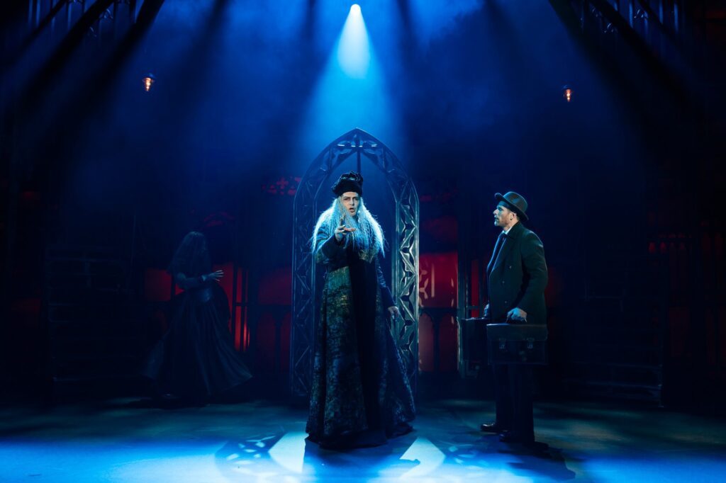 Professor Abraham Van Helsing im Musical DRACULA