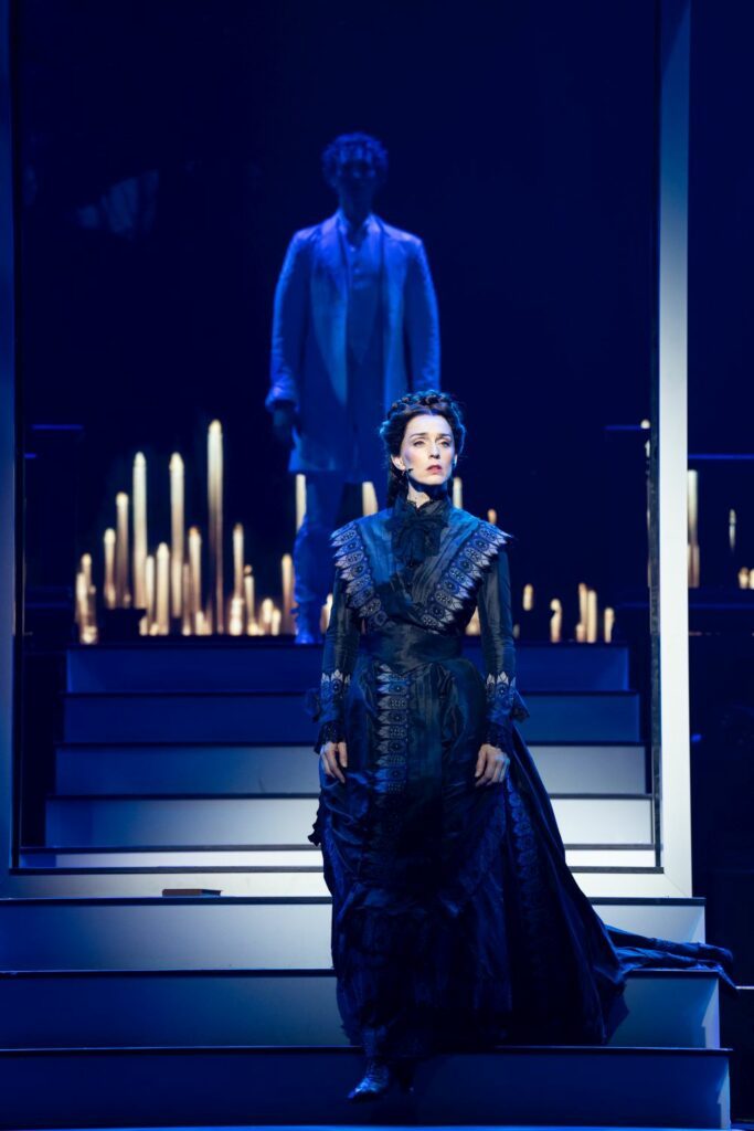 Elisabeth konzertant Elisabeth in Schwarz und Tod