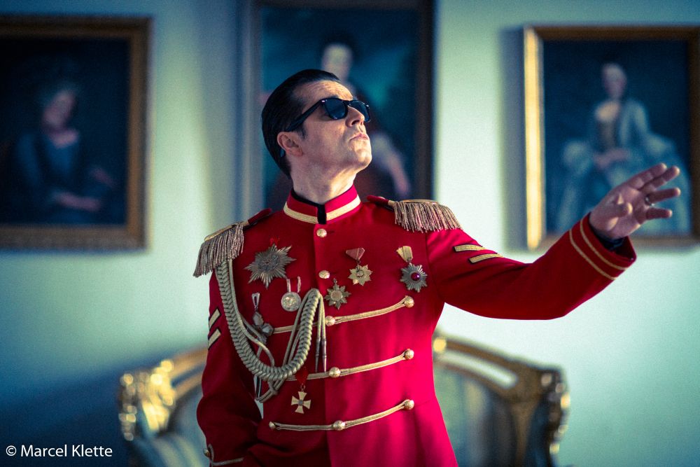 Alexander Kerbst als Falco