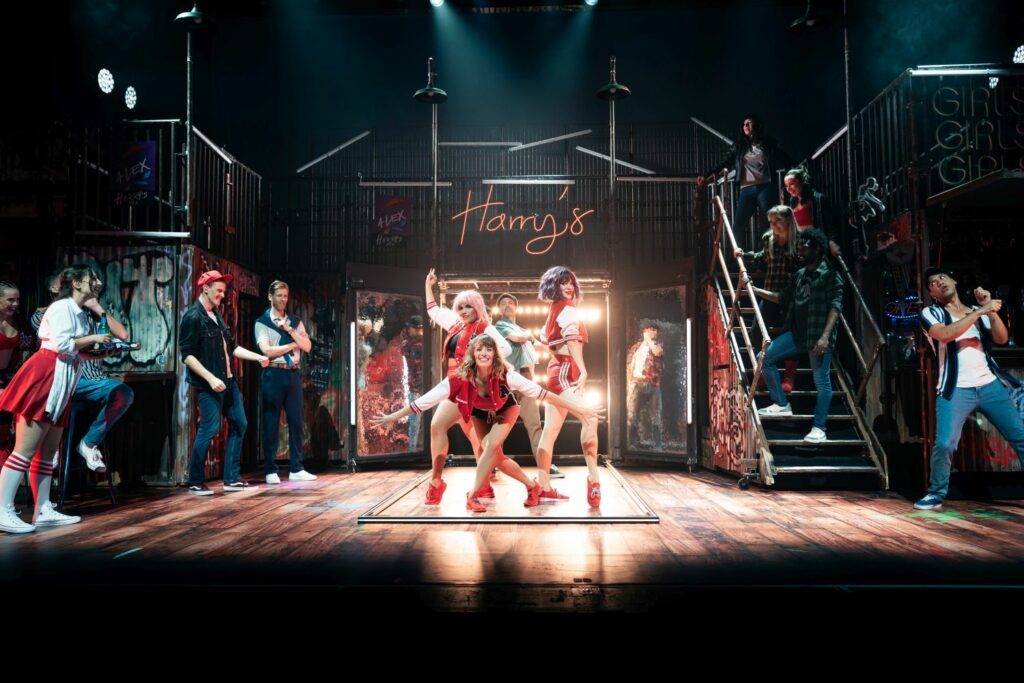 Flashdance Ensemble Tanzszene im Harry's