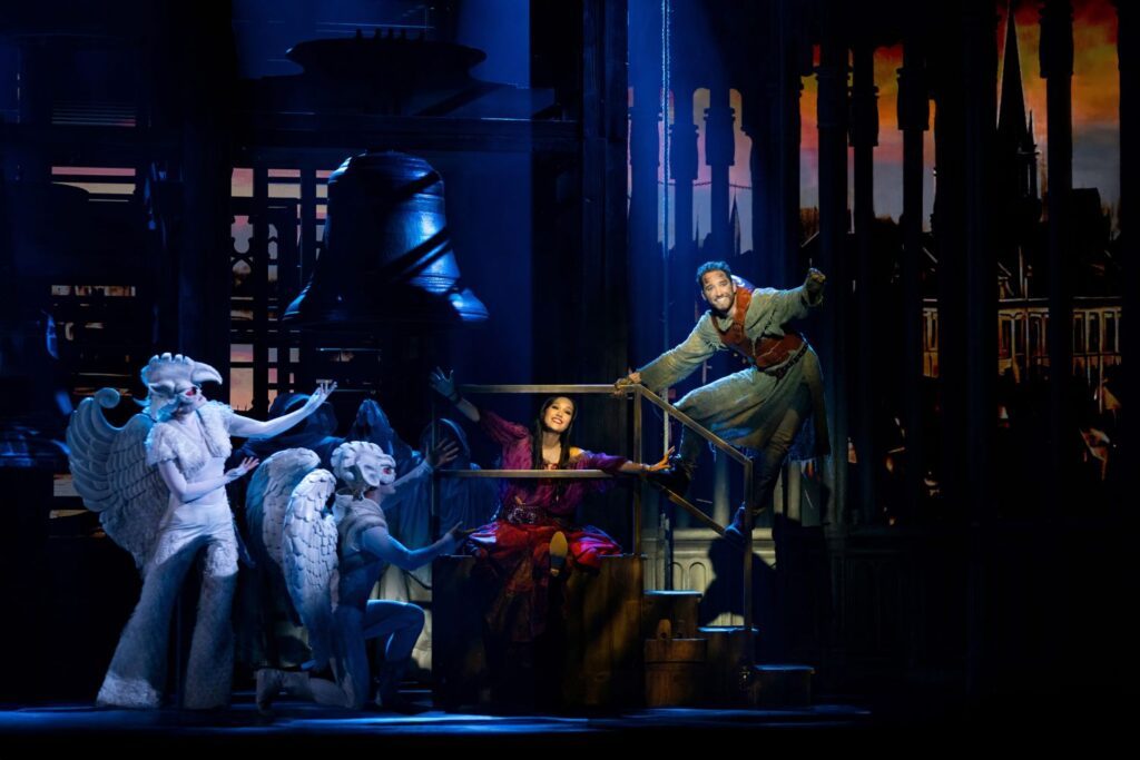 Disneys Der Glöckner von Notre Dame Esmeralda, Quasimodo und Steinfiguren