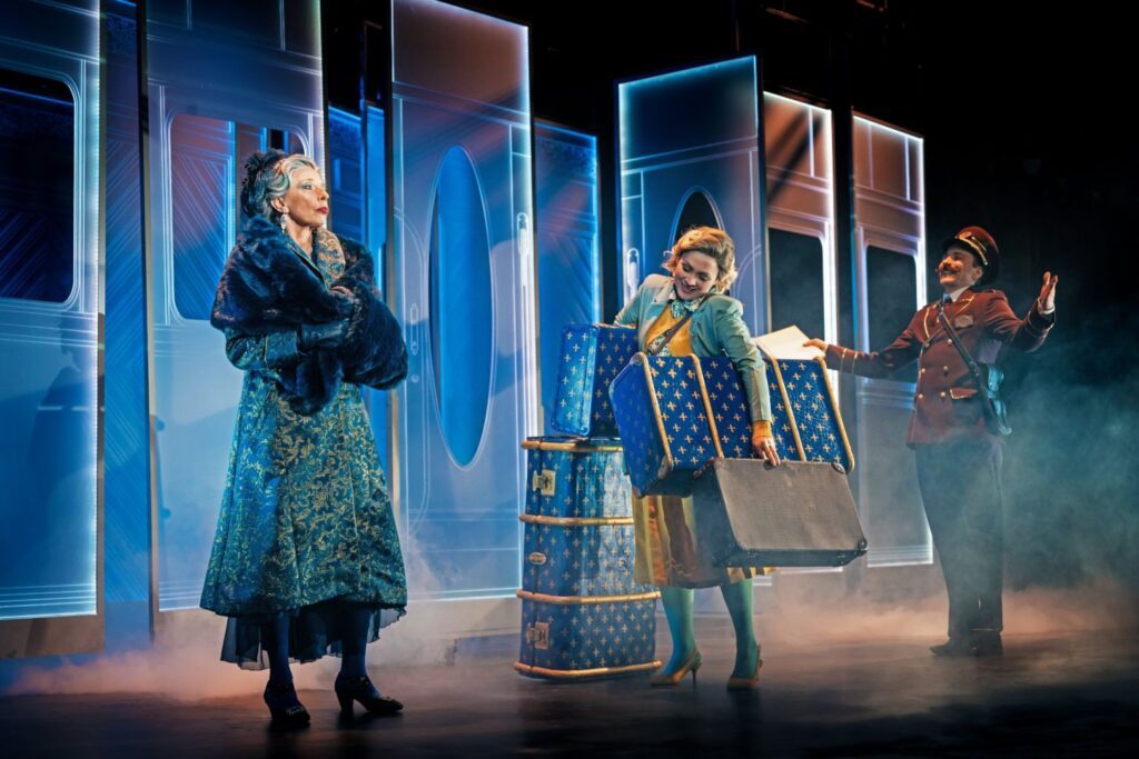 Mord im Orientexpress Passagiere beim Boarding