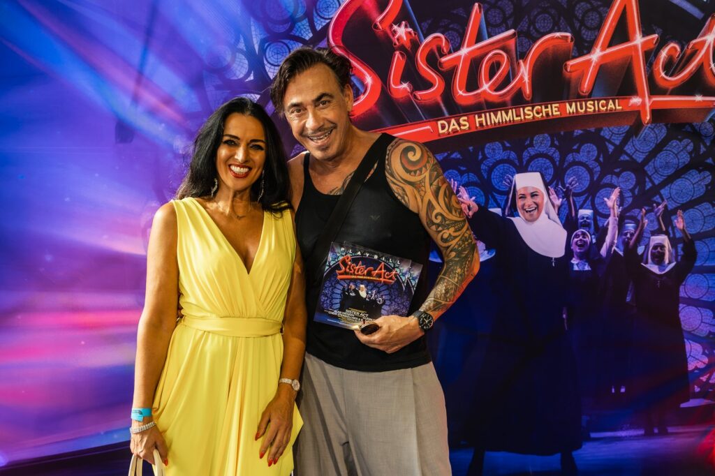 Claudio Maniscalco in SISTER ACT am BlueMax Theater Berlin