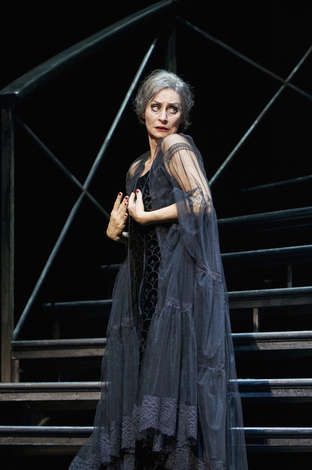 Sunset Boulevard Norma allein