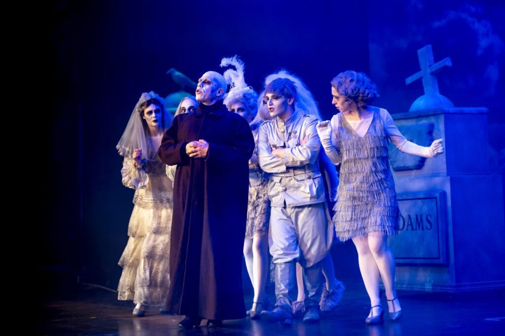 Szene aus dem Musical The Addams Family