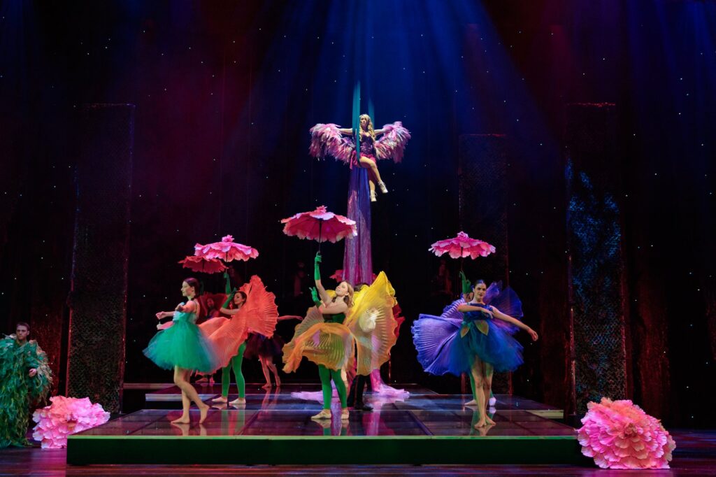 Stefanie Gröning in der Nummer Feu de l Eau im ersten Akt in ZAUBERFLÖTE - Das Musical